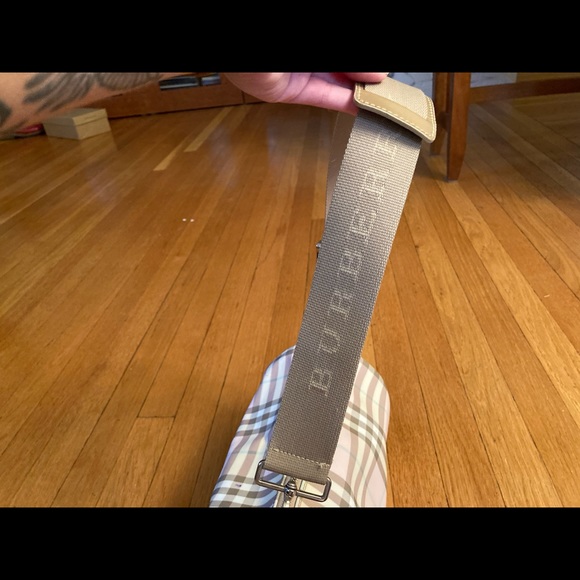 Burberry Purse - Picture 3 of 12